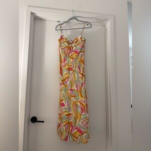 Astr Multicolor Leaf Print Maxi Dress